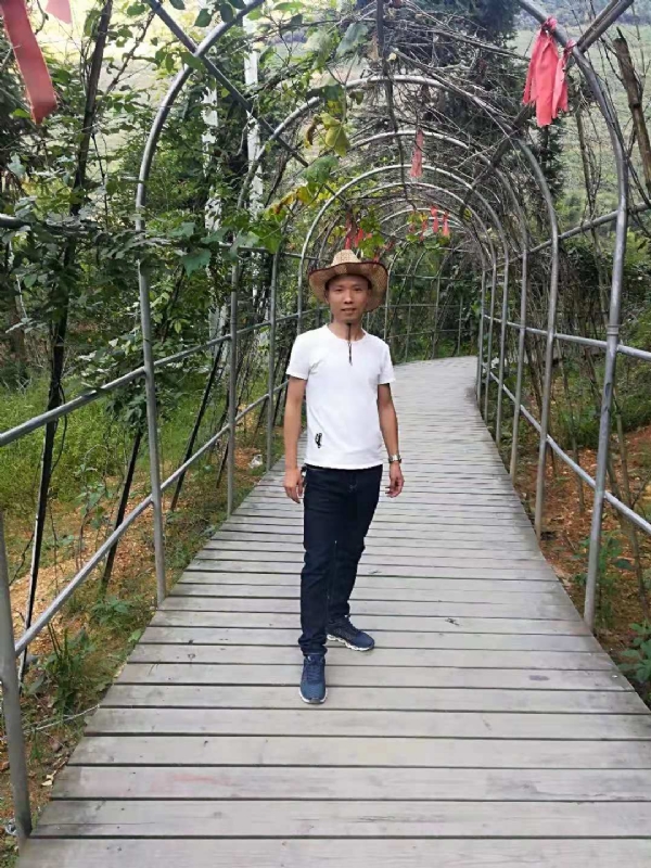 蓝天的第一张照片--宿迁相亲服务中心