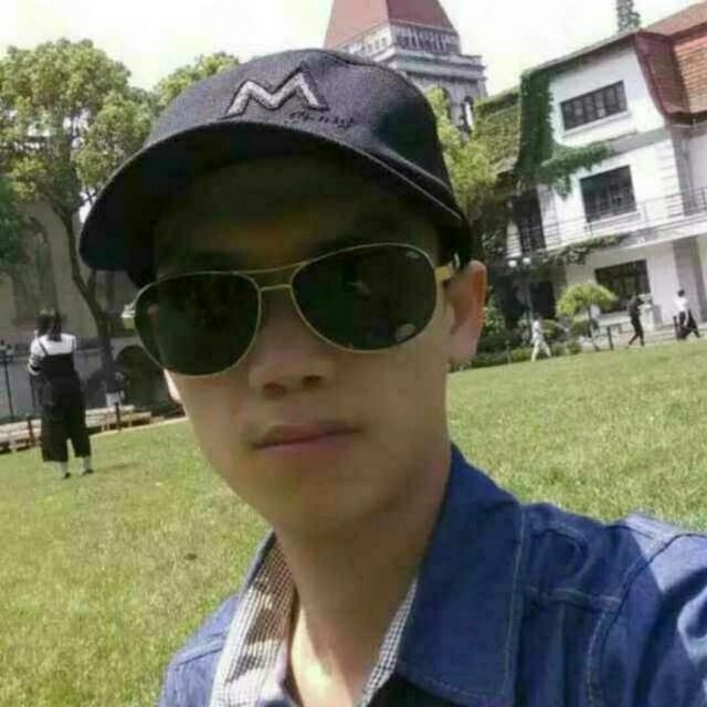 龙小华的第一张照片--宿迁相亲服务中心