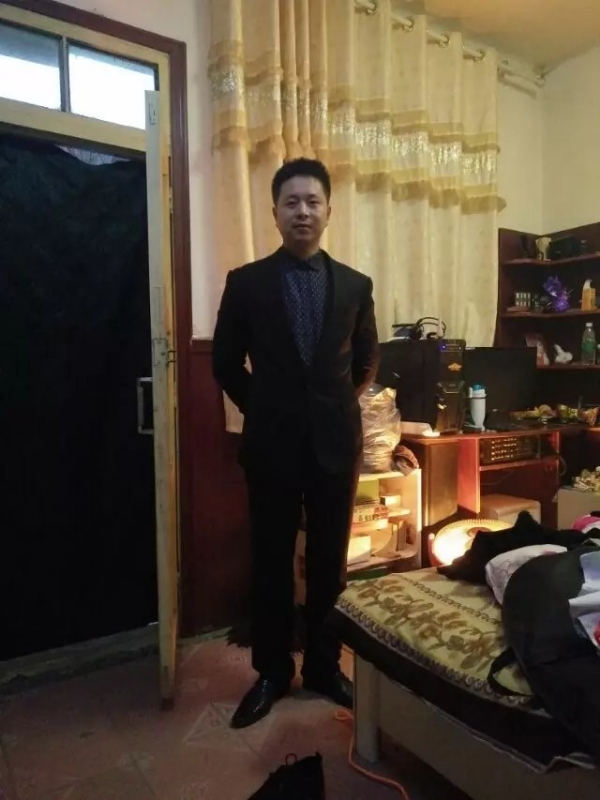 亮亮的第一张照片--宿迁相亲服务中心