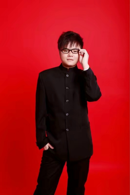 站在远处看童年的第一张照片--宿迁相亲服务中心