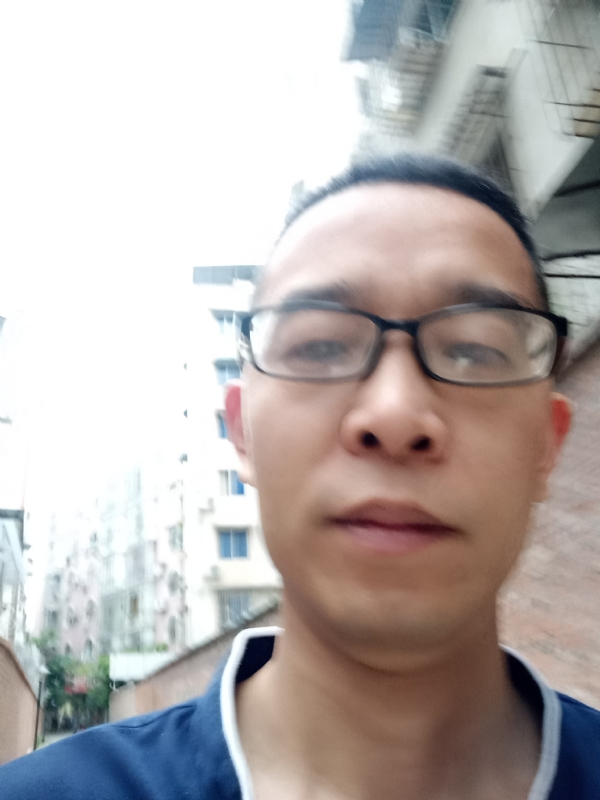 眼镜的第一张照片--宿迁相亲服务中心