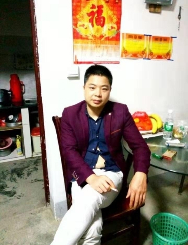 蓝色的微笑的第一张照片--宿迁相亲服务中心