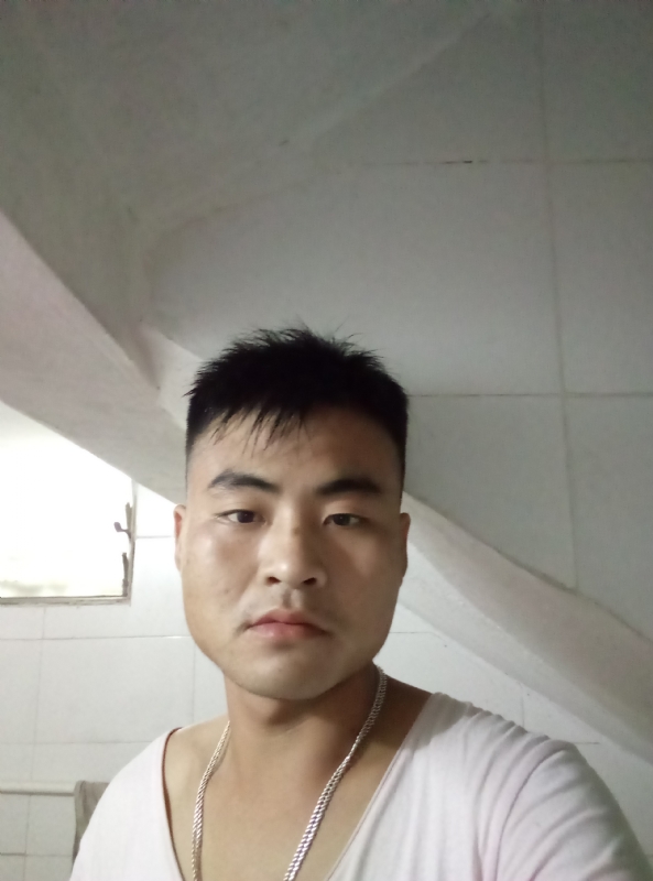 落叶知秋的第一张照片--宿迁相亲服务中心