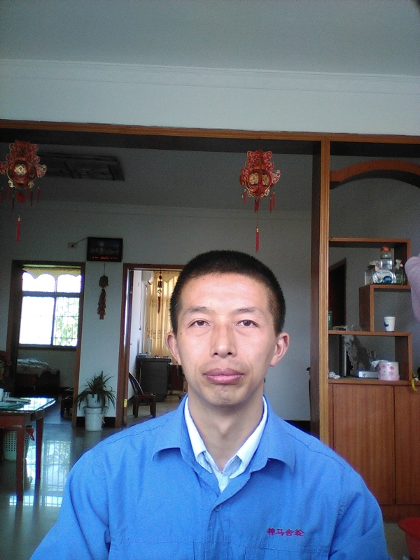 红玫瑰的第一张照片--宿迁相亲服务中心