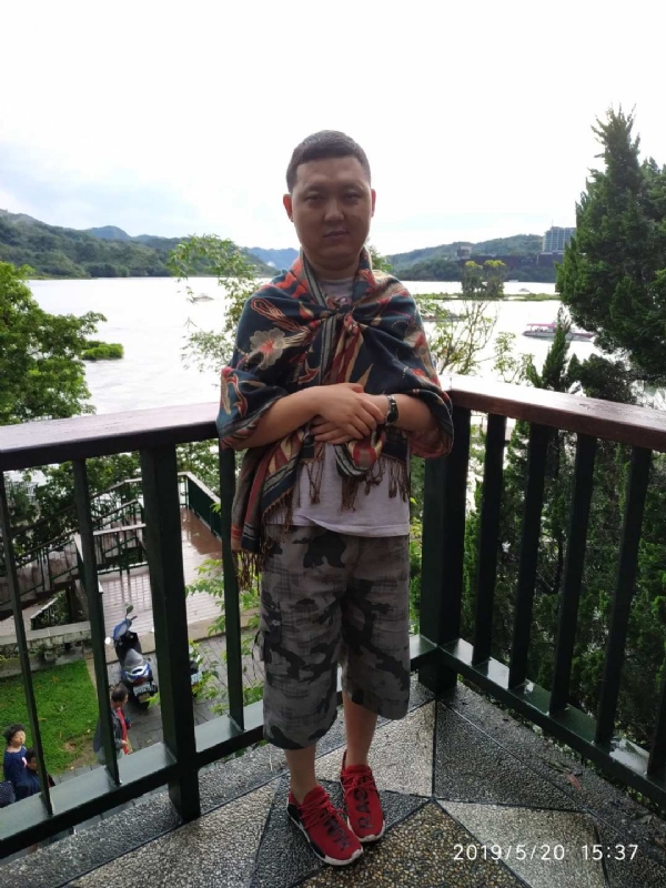 爱情里的俩个人的第一张照片--宿迁相亲服务中心