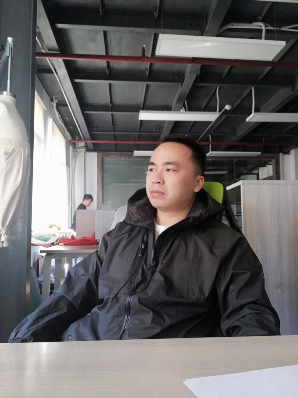 左眼皮跳跳的第一张照片--宿迁相亲服务中心