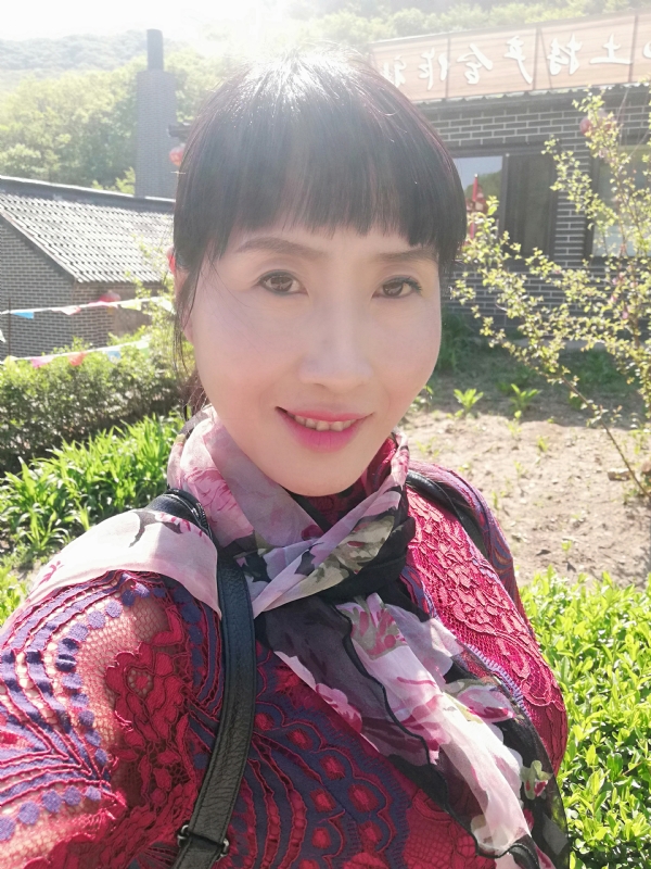 艳阳高照的第一张照片--宿迁相亲服务中心