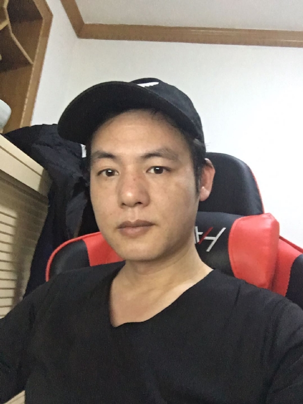 扛枪打鸟的第一张照片--宿迁相亲服务中心