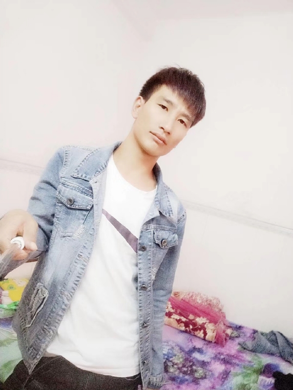 心好痛的第一张照片--宿迁相亲服务中心