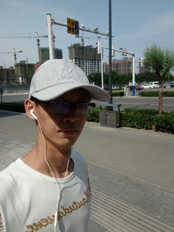 挥一挥手什么都没有的第一张照片--宿迁相亲服务中心