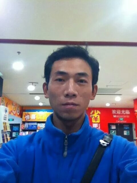 青草地溪水边的第一张照片--宿迁相亲服务中心