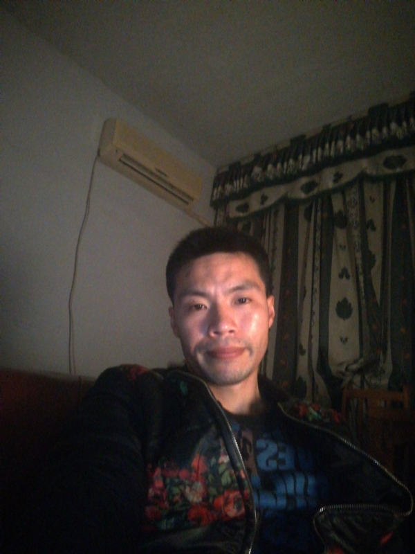 性情男儿的第一张照片--宿迁相亲服务中心