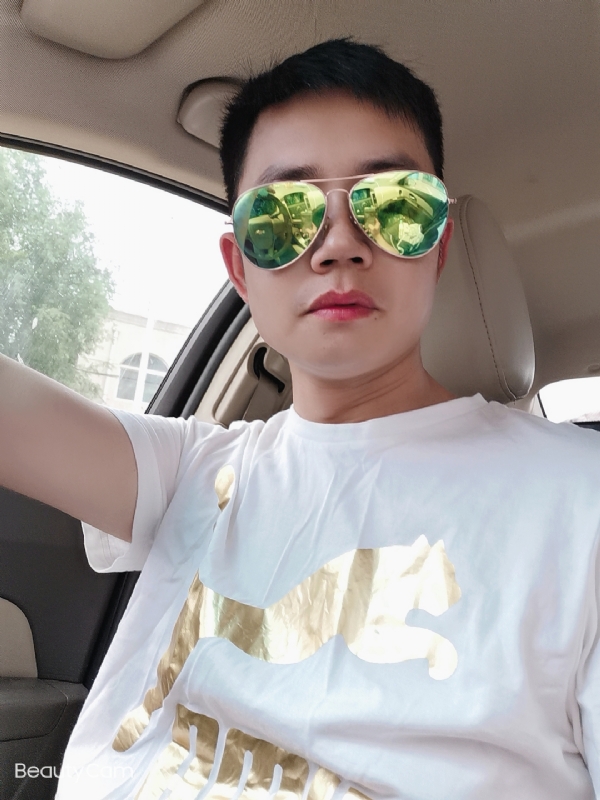 奋斗的第一张照片--宿迁相亲服务中心