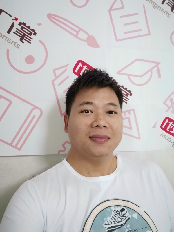 轻静地行走着的第一张照片--宿迁相亲服务中心