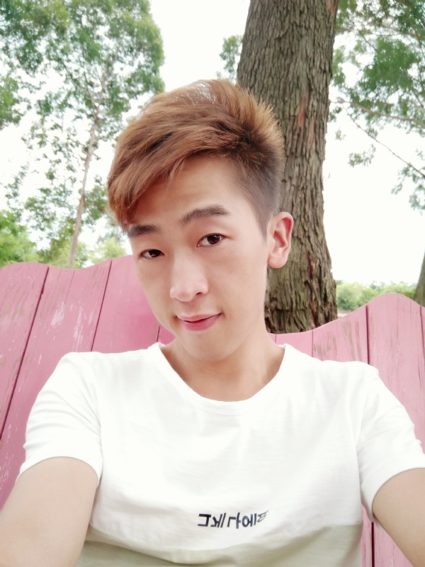 一觉睡到小时候的第二张照片--宿迁相亲服务中心