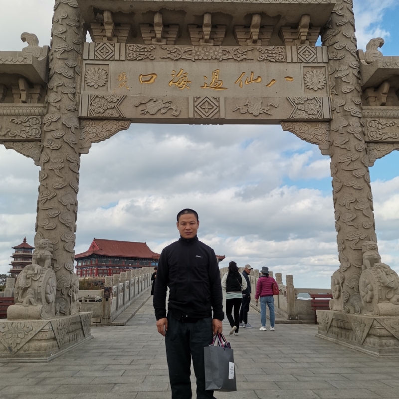 向日葵的微笑的第一张照片--宿迁相亲服务中心