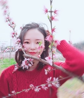 小桌子的第一张照片--宿迁相亲服务中心