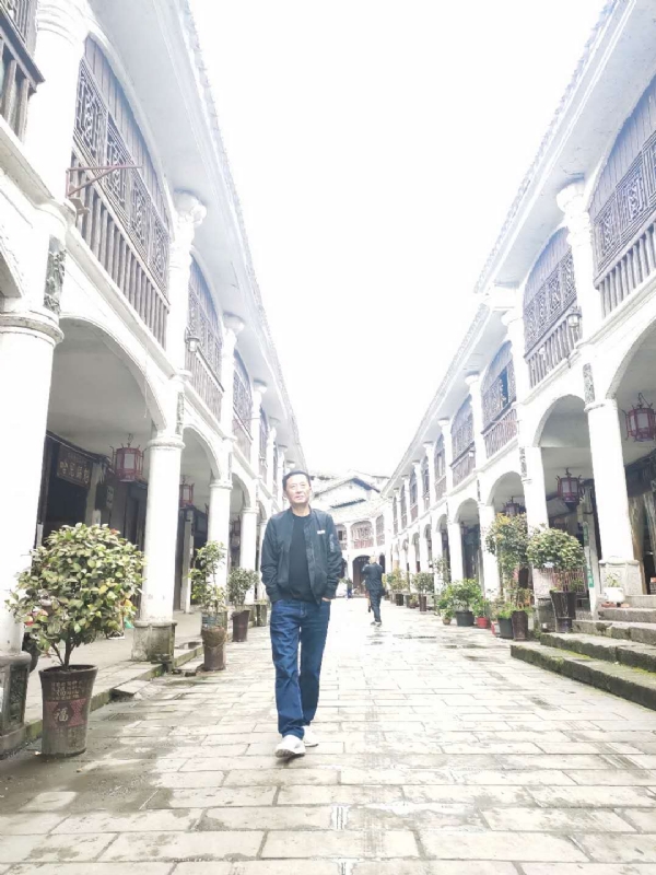 斌哥哥的第一张照片--宿迁相亲服务中心