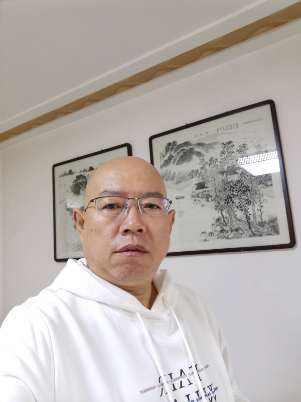 光头博士的第一张照片--宿迁相亲服务中心