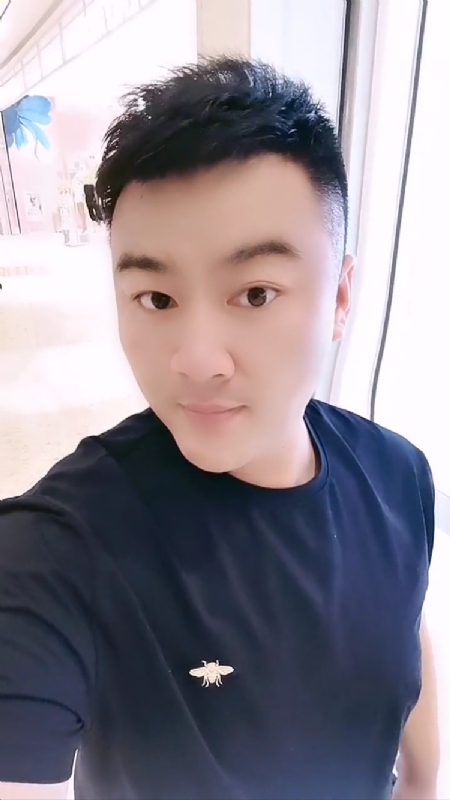 微风徐徐的第一张照片--宿迁相亲服务中心