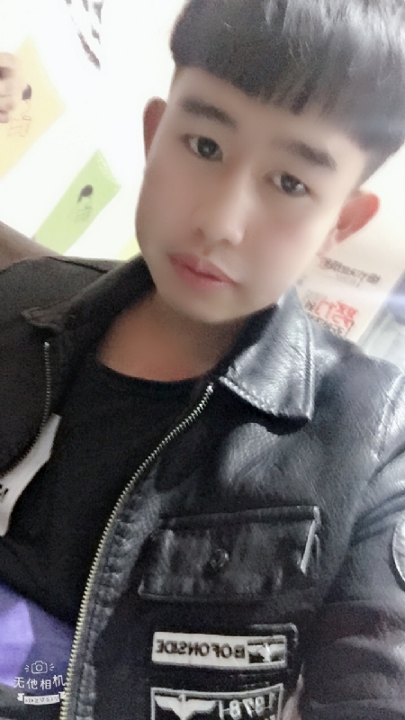 军绿色的第一张照片--宿迁相亲服务中心