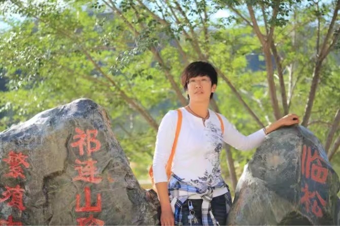 弱水河边青春草的第一张照片--宿迁相亲服务中心