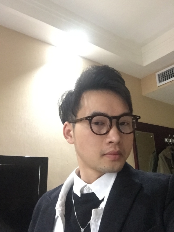 曾亮的第一张照片--宿迁相亲服务中心