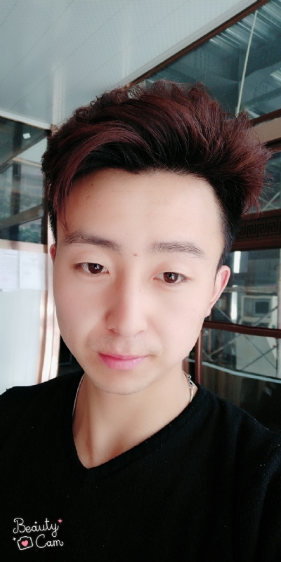 拼命微笑的第三张照片--宿迁相亲服务中心