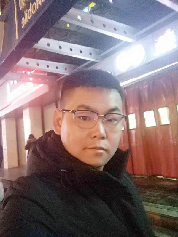 杜跃龙的第二张照片--宿迁相亲服务中心