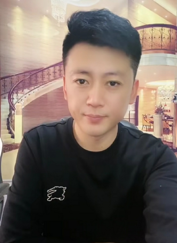 屋顶拾荒人的第三张照片--宿迁相亲服务中心