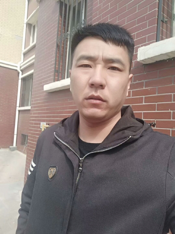 谁伴我闯荡的第一张照片--宿迁相亲服务中心