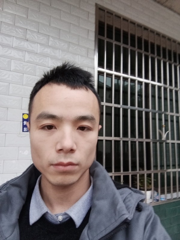 笑得那么开心的第二张照片--宿迁相亲服务中心