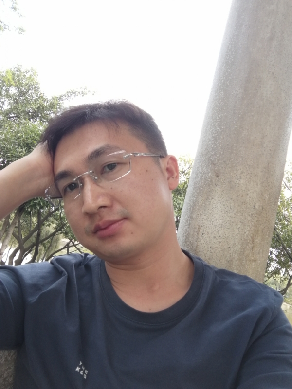 不如随风的第一张照片--宿迁相亲服务中心