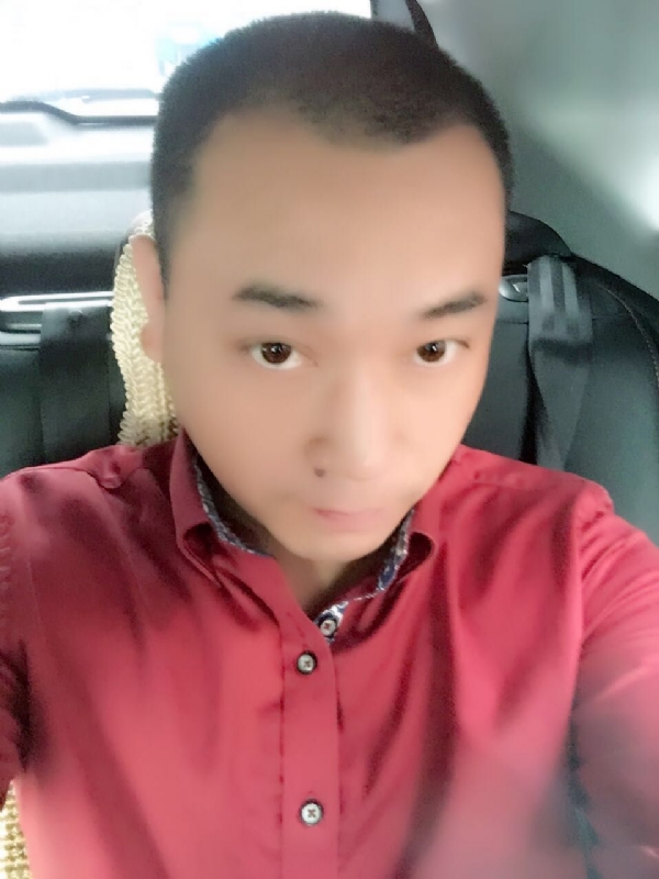 在一个路口等的第一张照片--宿迁相亲服务中心