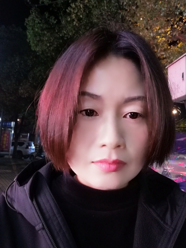 风中百合的第一张照片--宿迁相亲服务中心