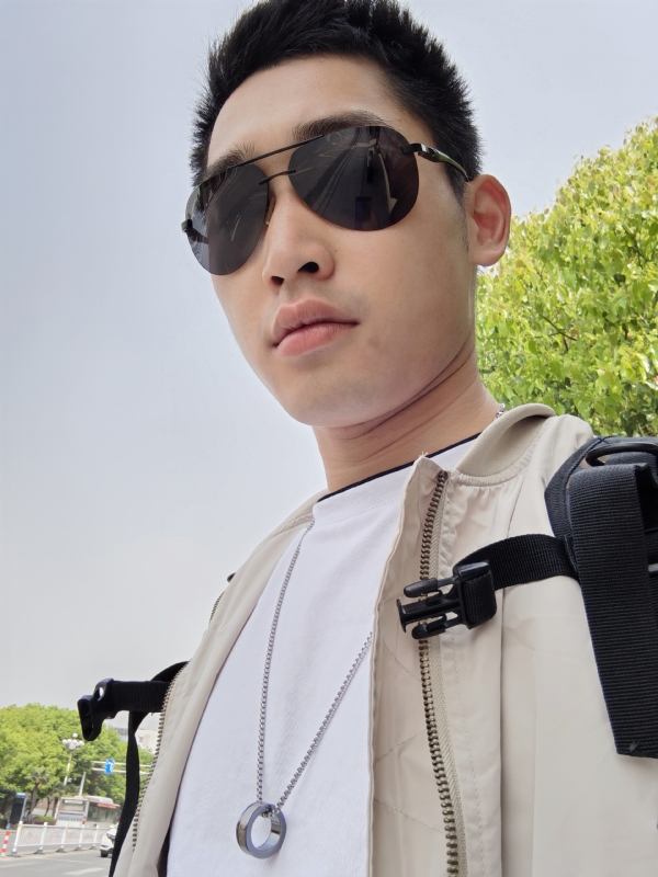 残花落陌,的第一张照片--宿迁相亲服务中心