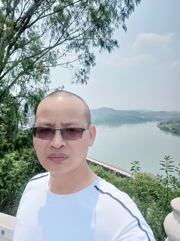 随缘随性的第一张照片--宿迁相亲服务中心