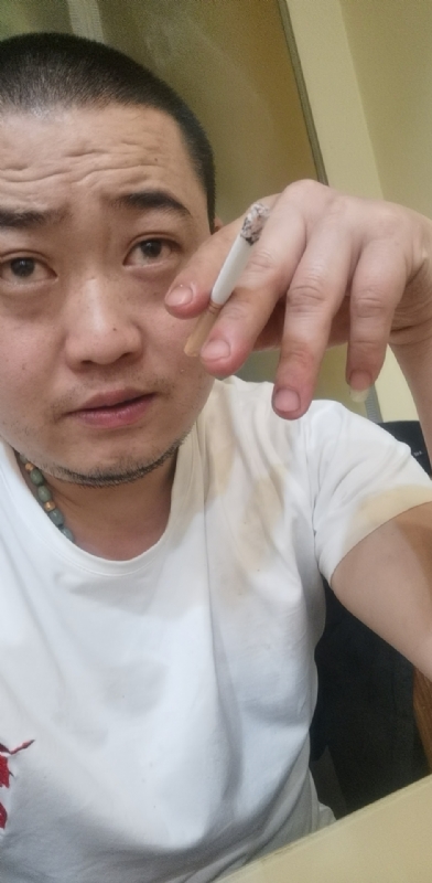 孤独的螃蟹的第一张照片--宿迁相亲服务中心