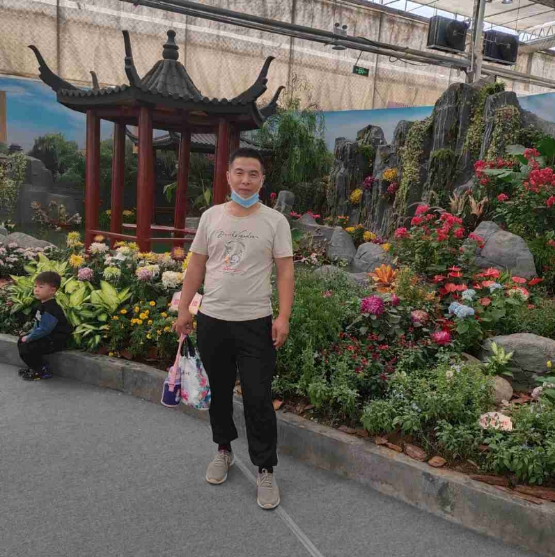 受伤的痴情男的第一张照片--宿迁相亲服务中心