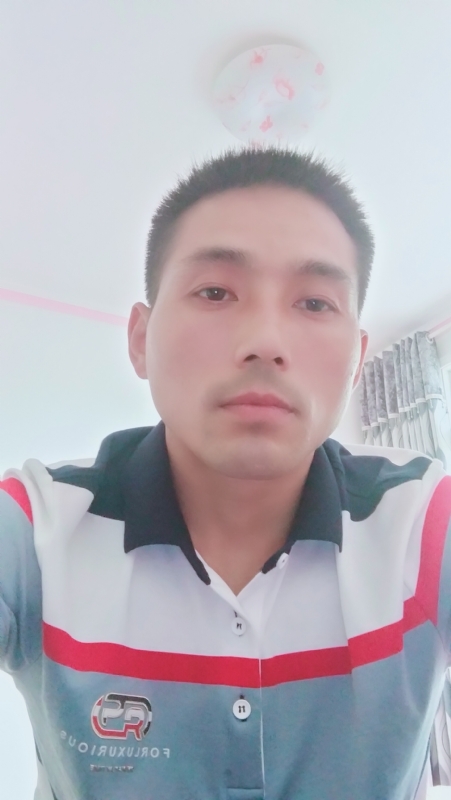 染红尘世的第一张照片--宿迁相亲服务中心