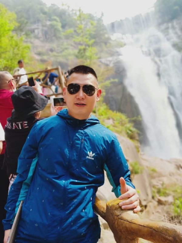 钟爱一生的第一张照片--宿迁相亲服务中心