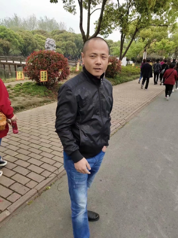 傻子的第一张照片--宿迁相亲服务中心