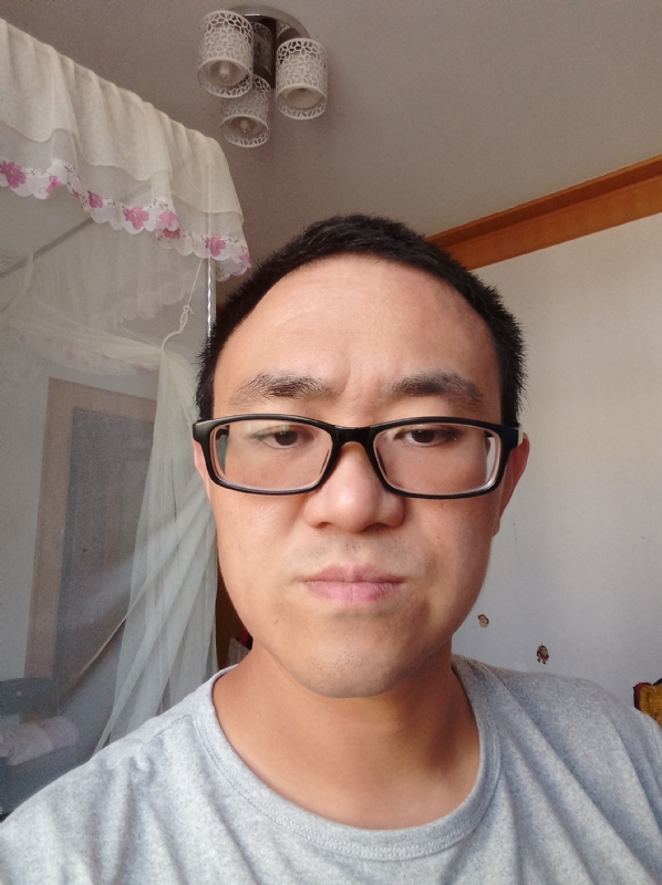 小涨常鸿的第一张照片--宿迁相亲服务中心