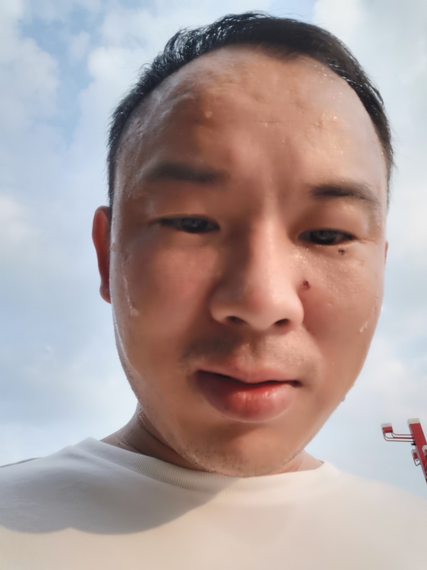 唐老鸭的第一张照片--宿迁相亲服务中心