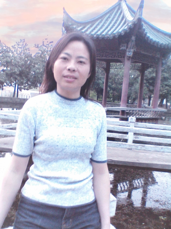 小草的第三张照片--宿迁相亲服务中心