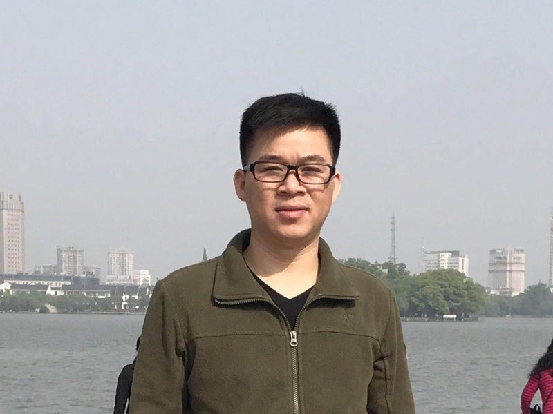 孔雀鱼的第一张照片--宿迁相亲服务中心