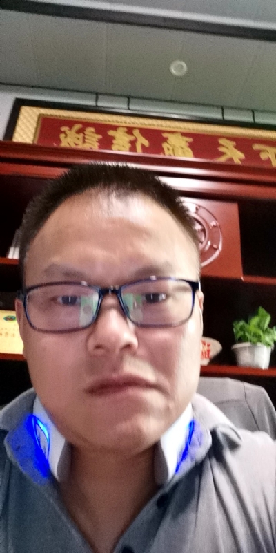 模具工匠的第一张照片--宿迁相亲服务中心