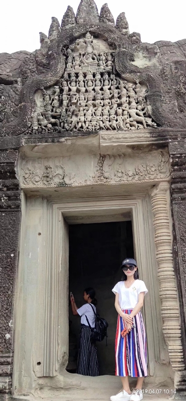 桃花与酒的第一张照片--宿迁相亲服务中心