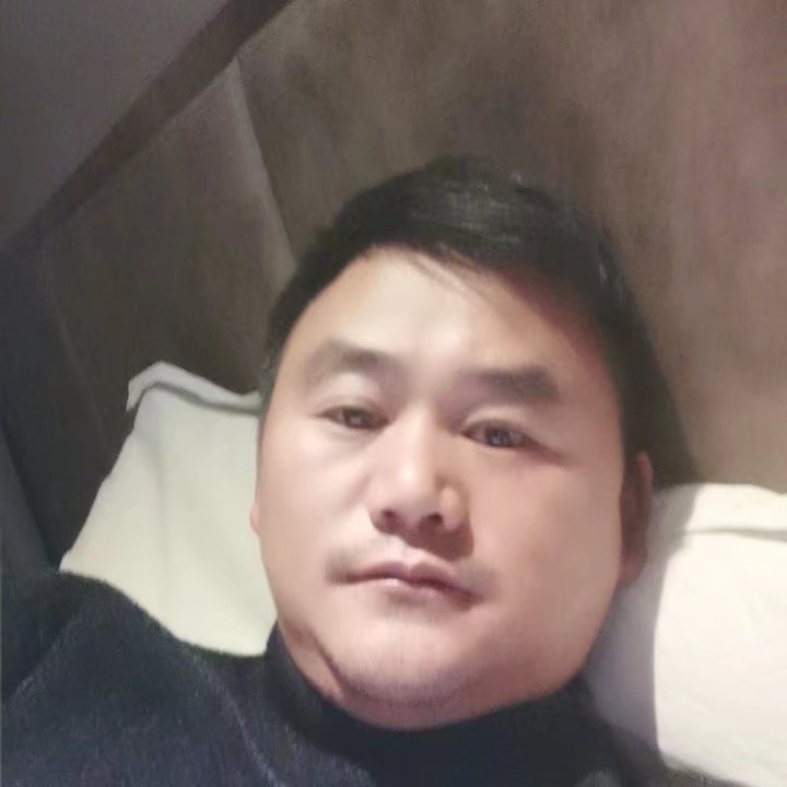 奔跑的第三张照片--宿迁相亲服务中心