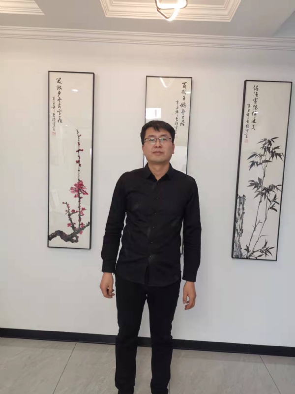 情义比天高的第一张照片--宿迁相亲服务中心